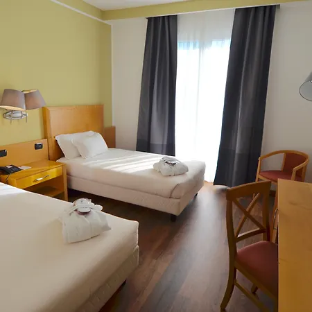 Szálloda Hilton Garden Milan Malpensa Somma Lombardo